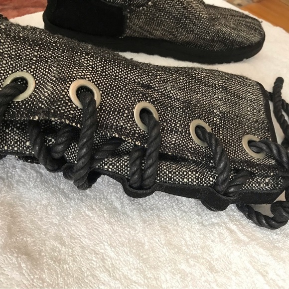 UGG Black Harbour back lace up mid calf size 6 all season boot. - Picture 14 of 16